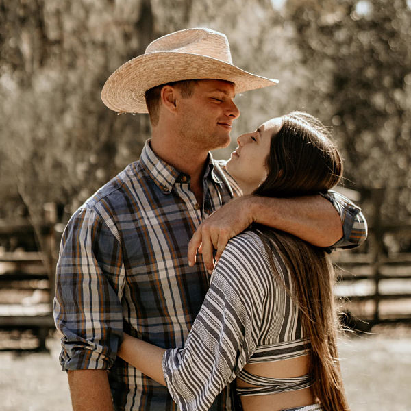 couple-hugging-and-looking-at-each-other-img