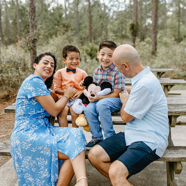 family-in-the-woods-img