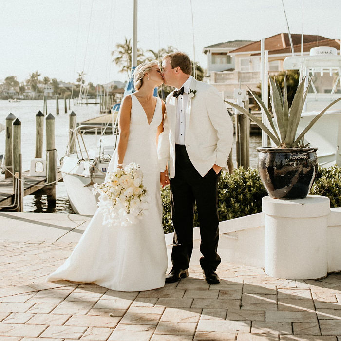 married-couple-on-a-yatch-club-img