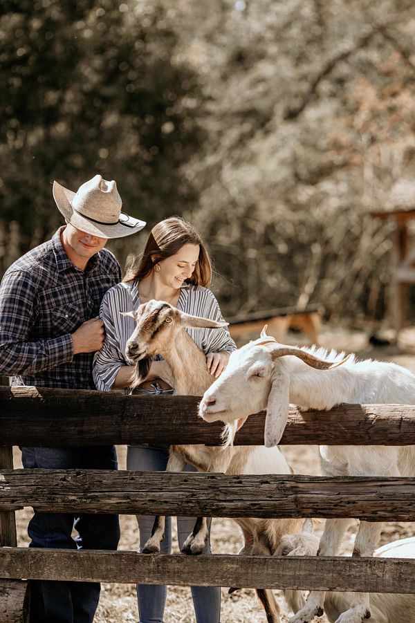 couple_ranch_engagement_theme